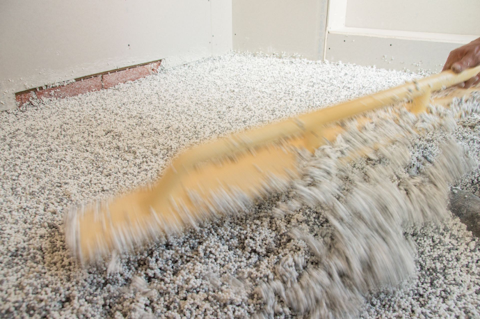Aanbrengen ThermoWhite met schuurblok